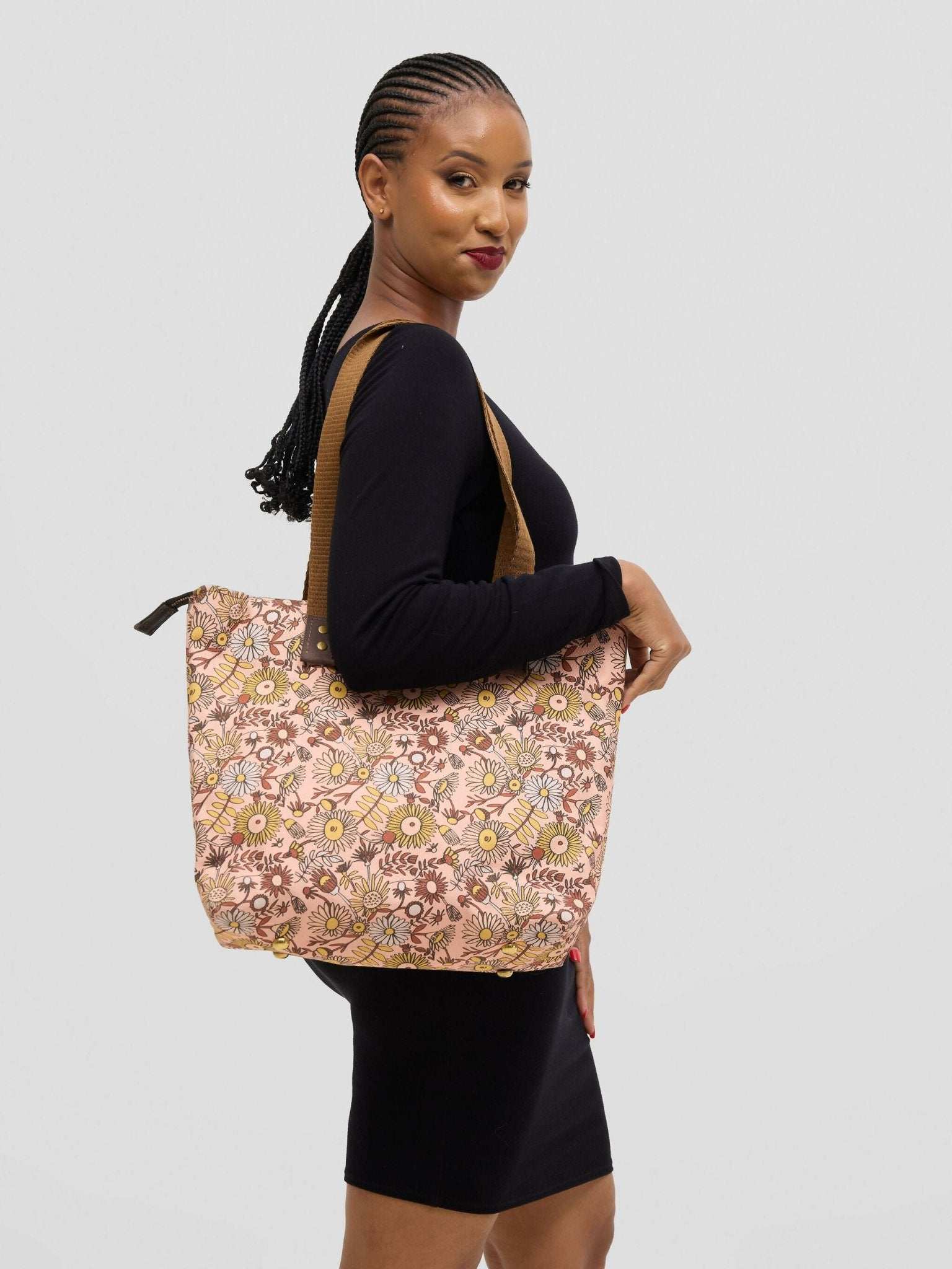 Lelesta Creations X Undameta Tote Bag ( Ditzy Maua Rosy) - Peach - image 3